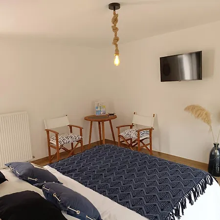 Entre & Filles Bed & Breakfast 3*